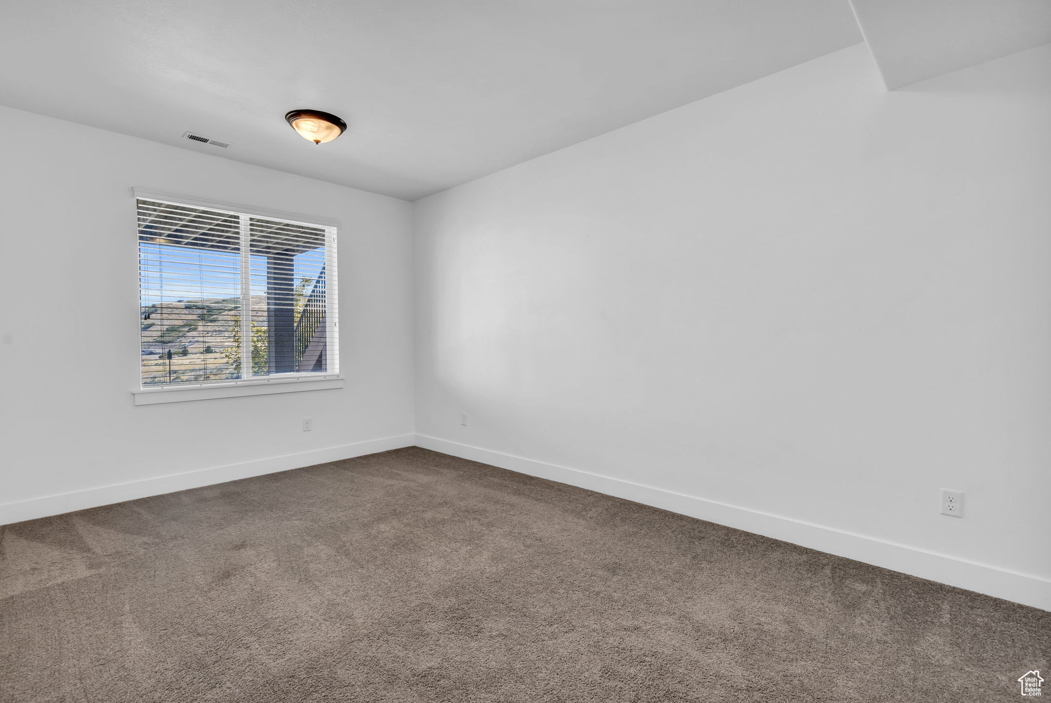 5137 W AMBERMONT DR