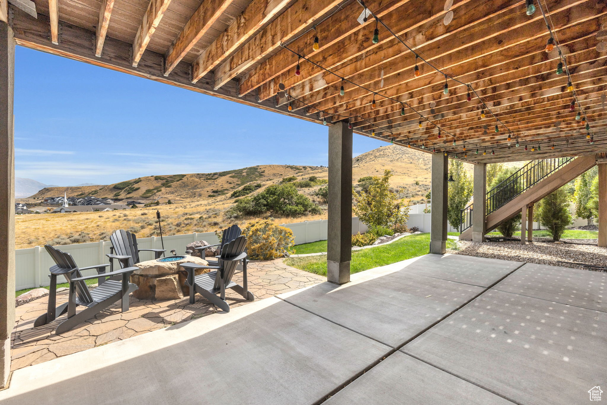 5137 W AMBERMONT DR