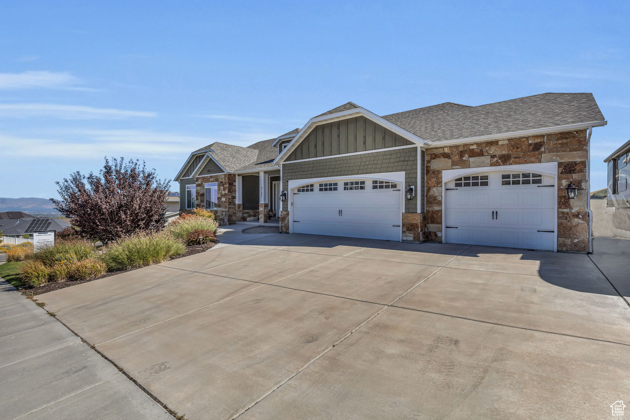5137 W AMBERMONT DR