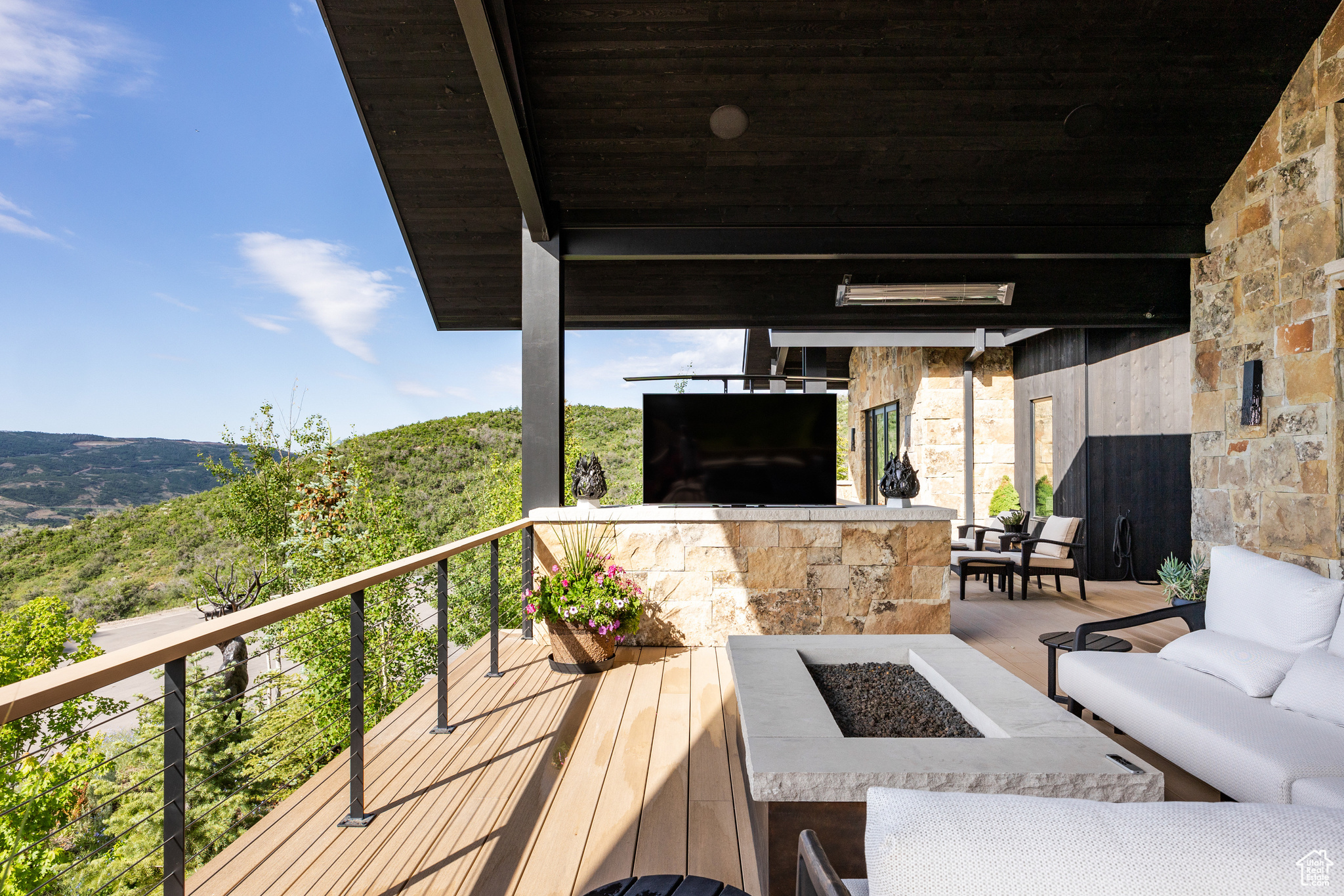 9233 CLOUD REST COURT