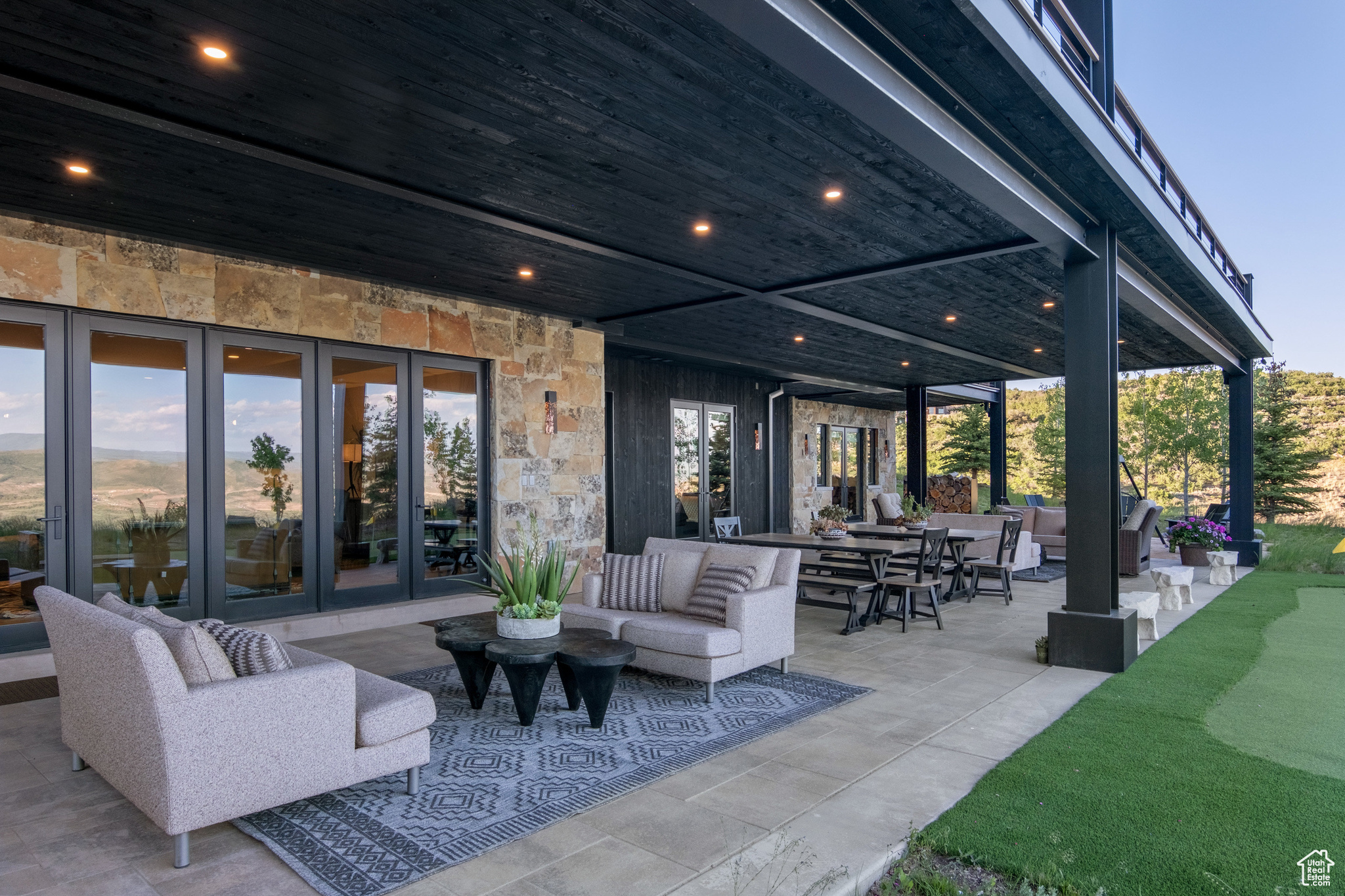 9233 CLOUD REST COURT