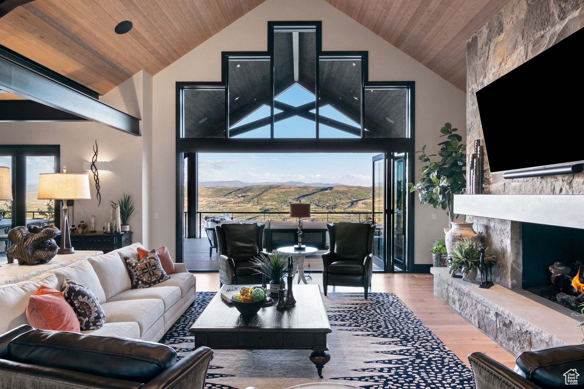 9233 CLOUD REST COURT