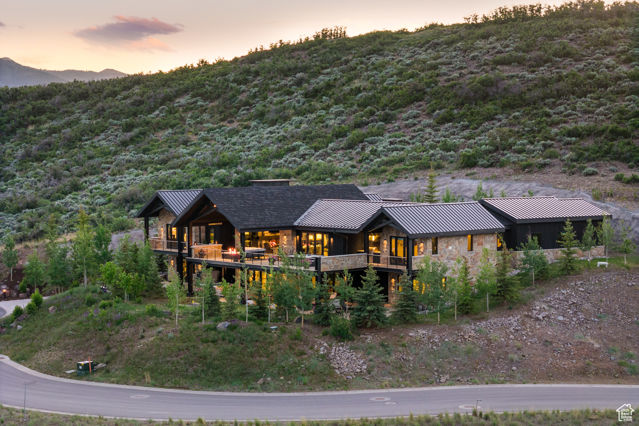 9233 CLOUD REST COURT