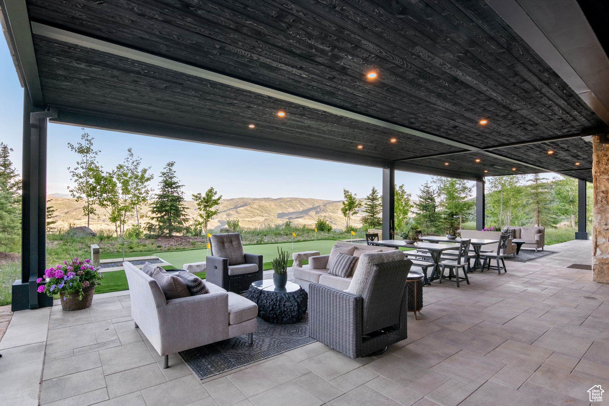 9233 CLOUD REST COURT