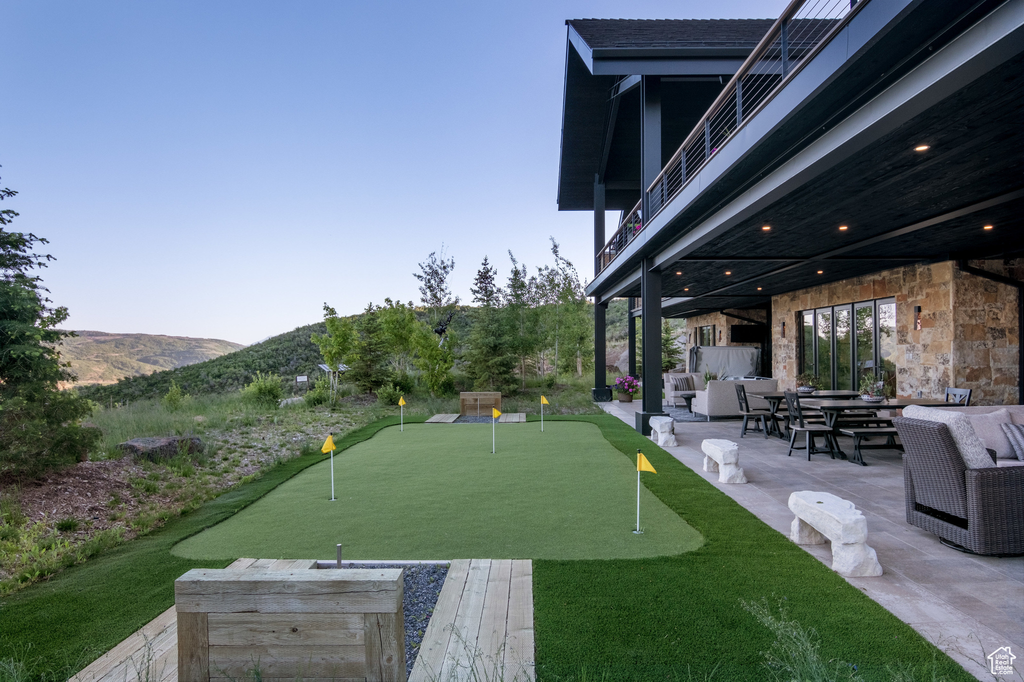 9233 CLOUD REST COURT