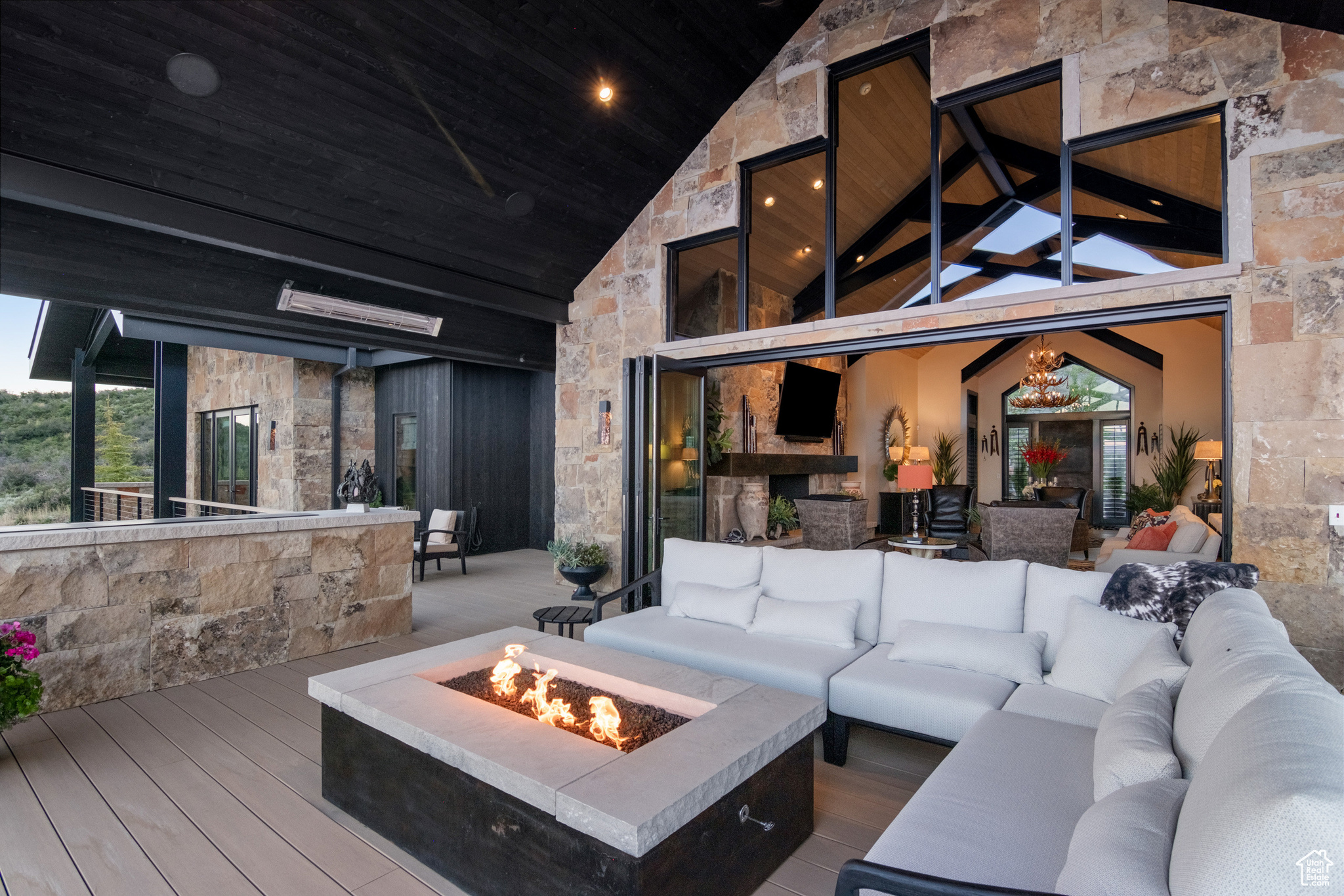 9233 CLOUD REST COURT