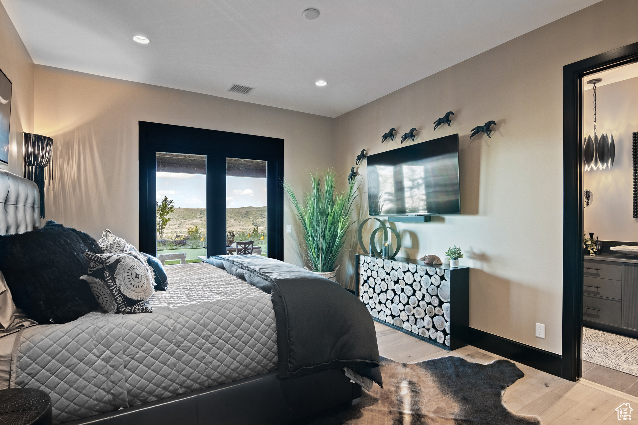 9233 CLOUD REST COURT