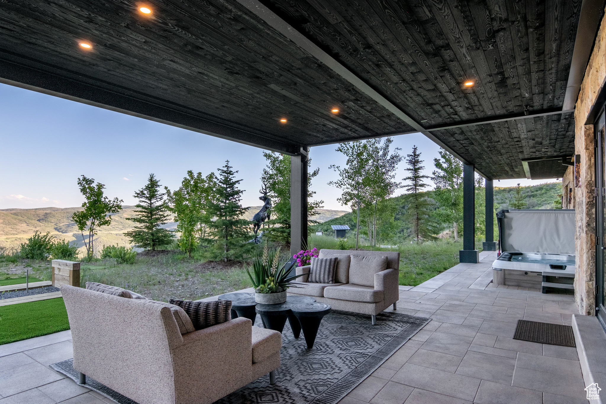 9233 CLOUD REST COURT