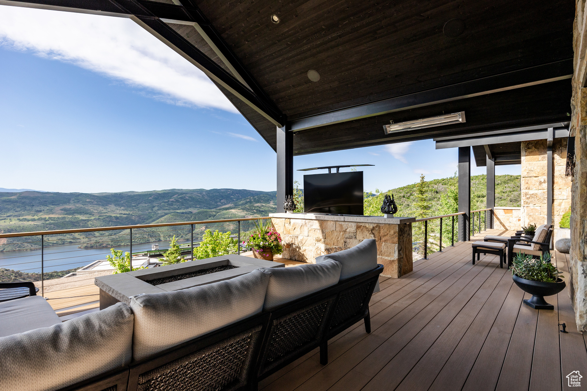 9233 CLOUD REST COURT