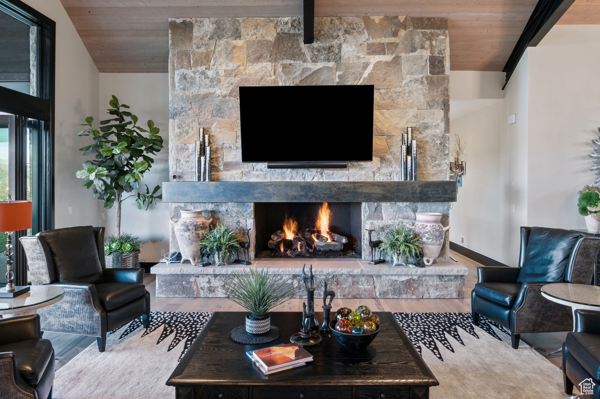 9233 CLOUD REST COURT