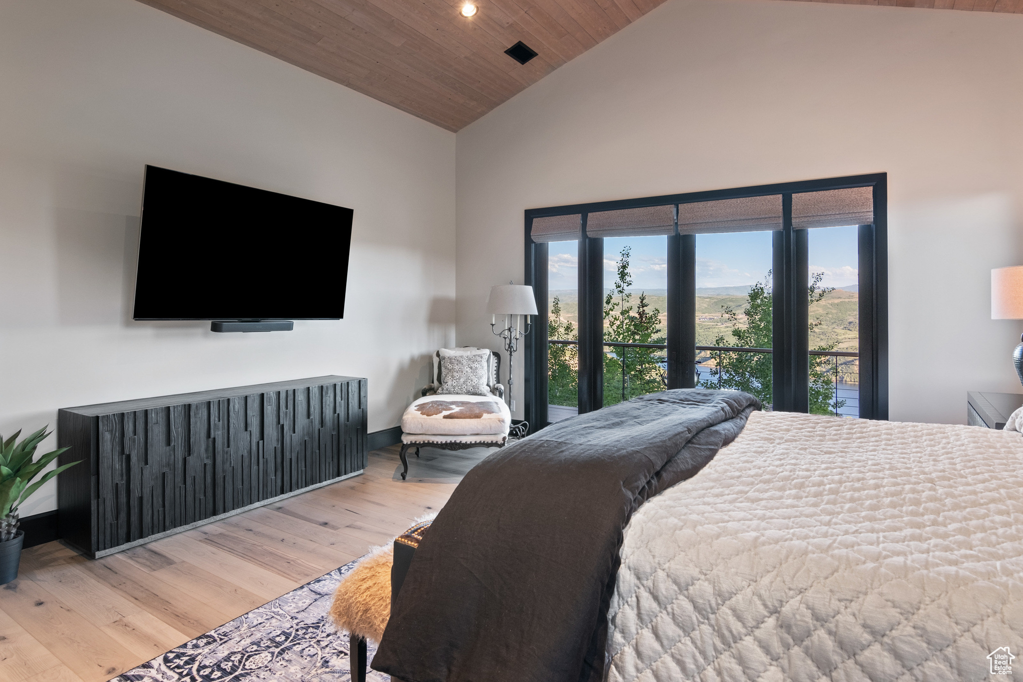 9233 CLOUD REST COURT