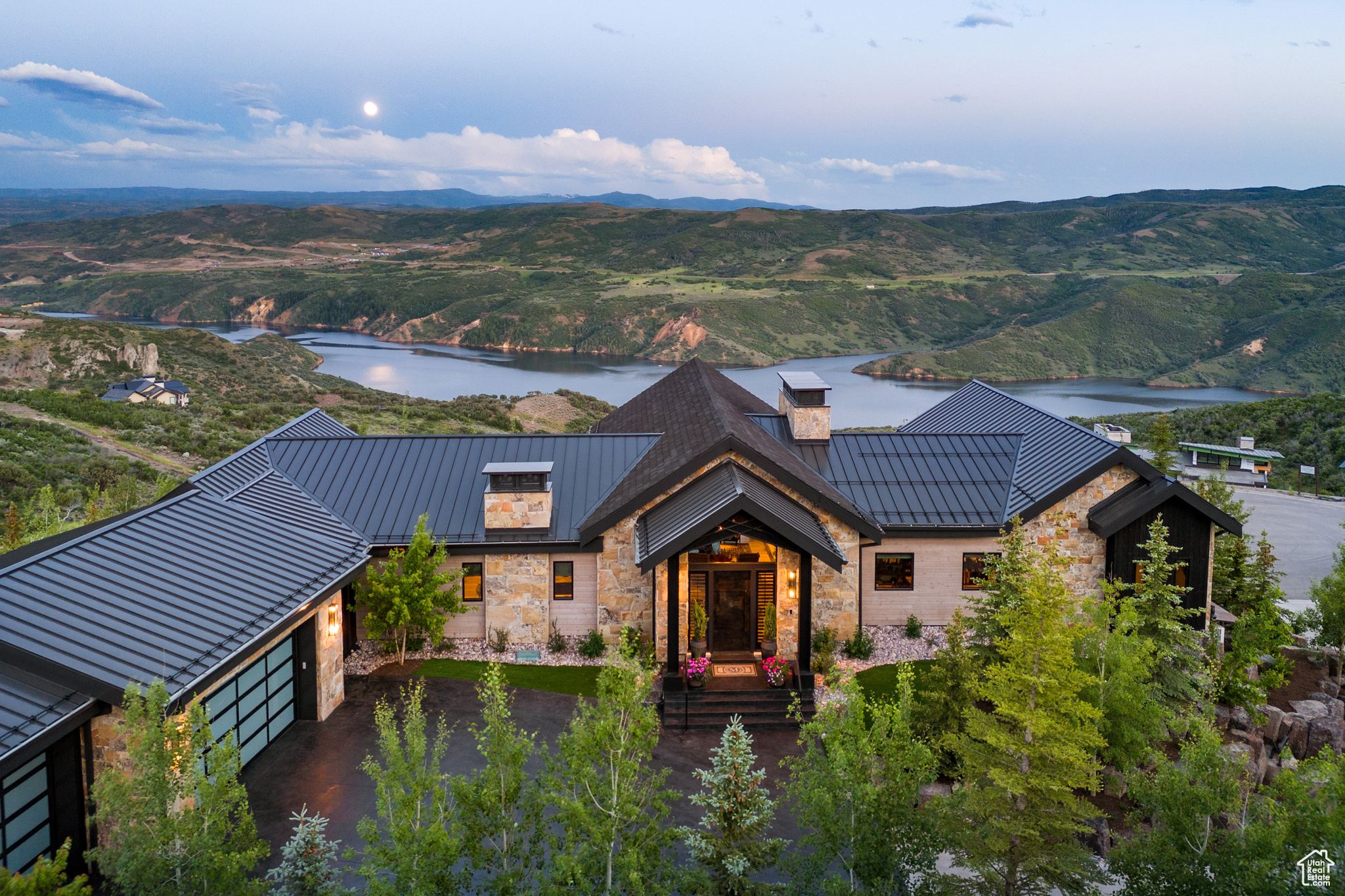 9233 CLOUD REST COURT