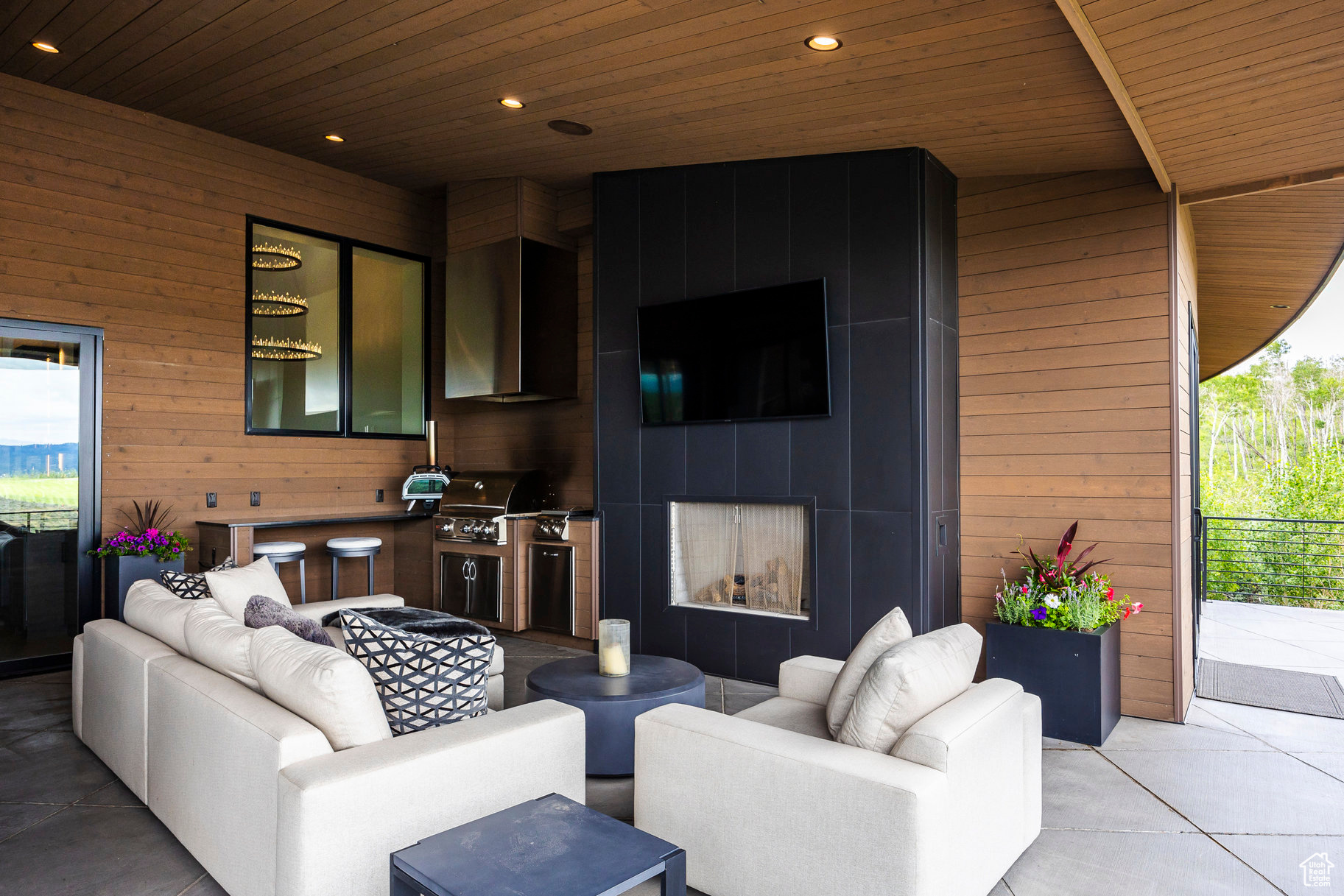 3699 E ASPEN PT