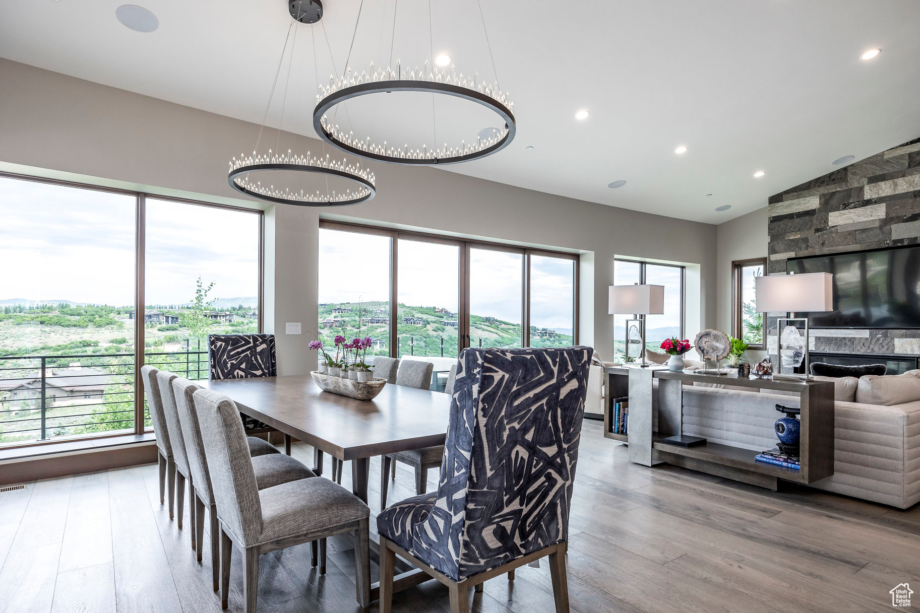 3699 E ASPEN PT