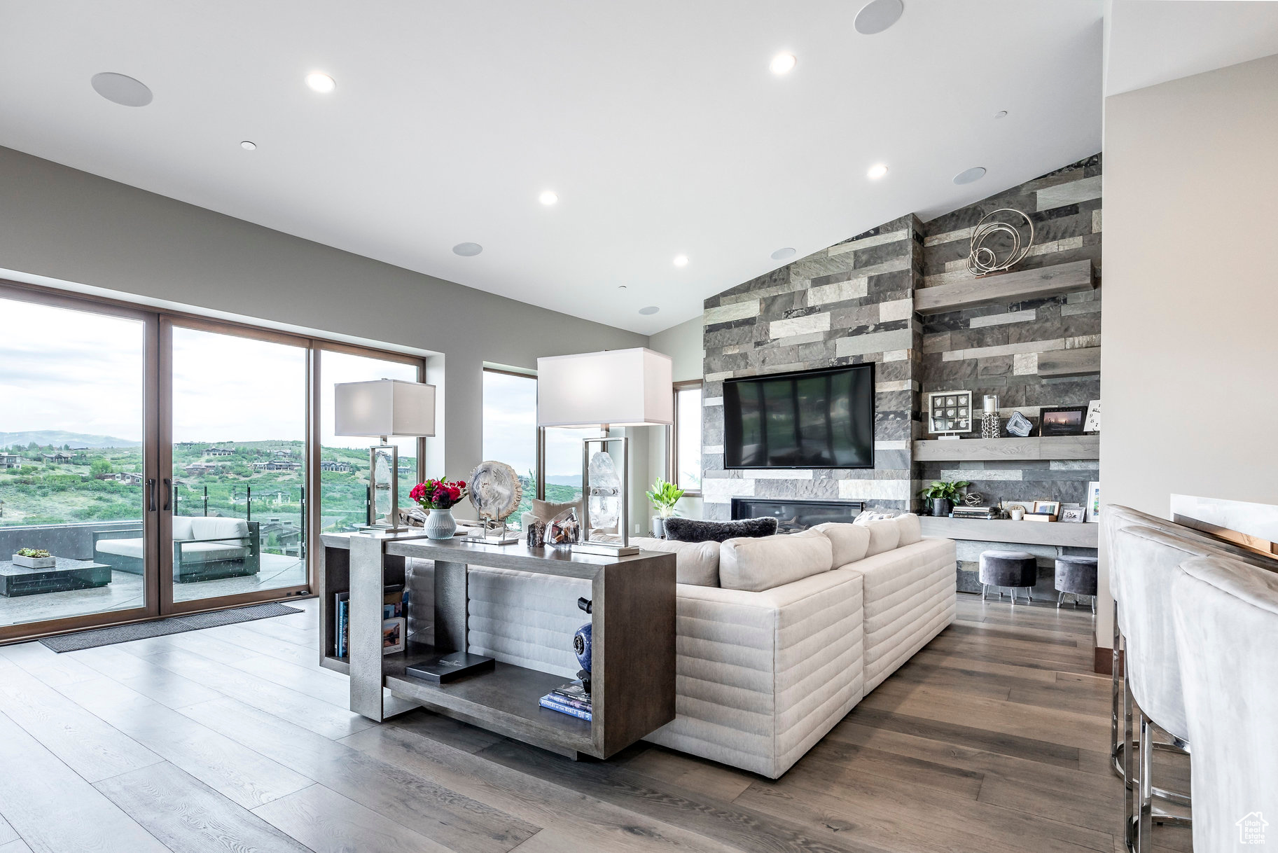 3699 E ASPEN PT