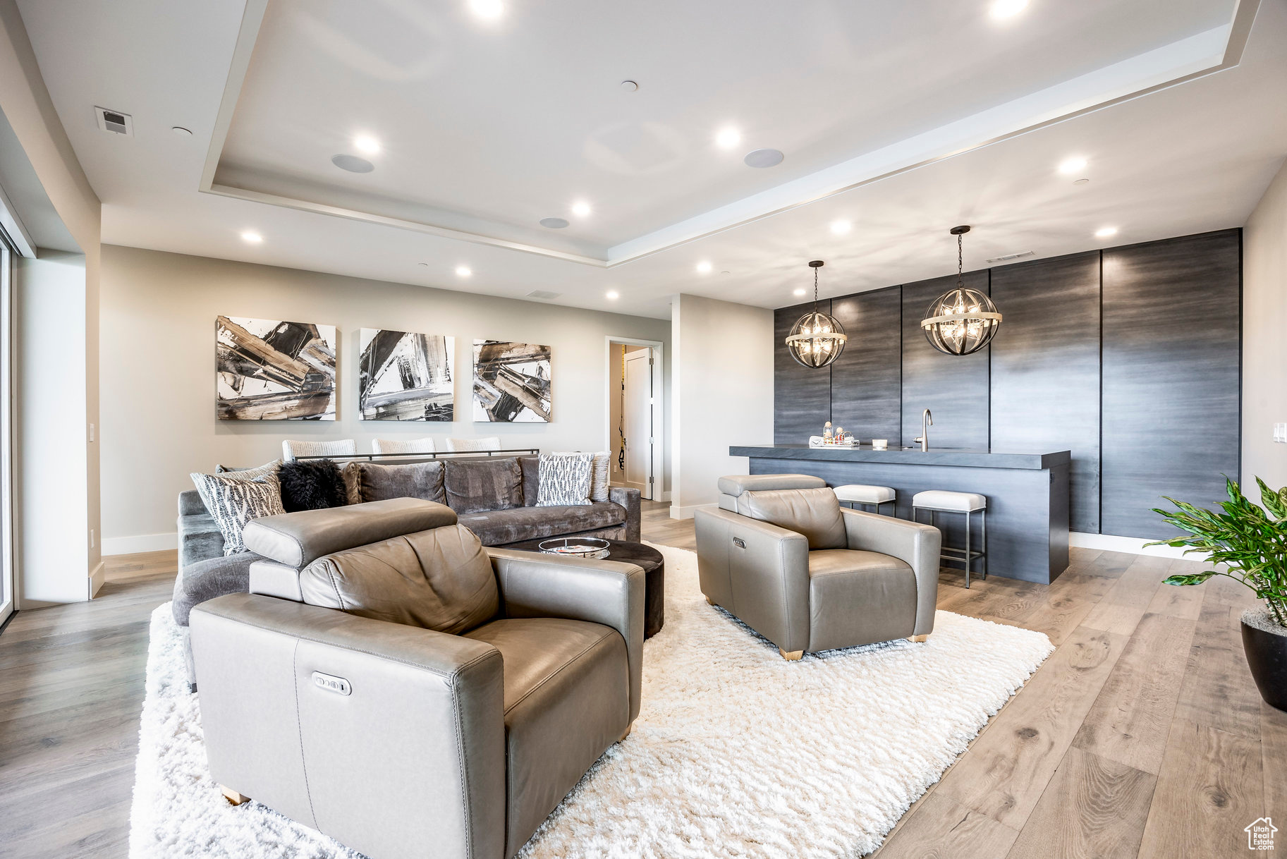 3699 E ASPEN PT