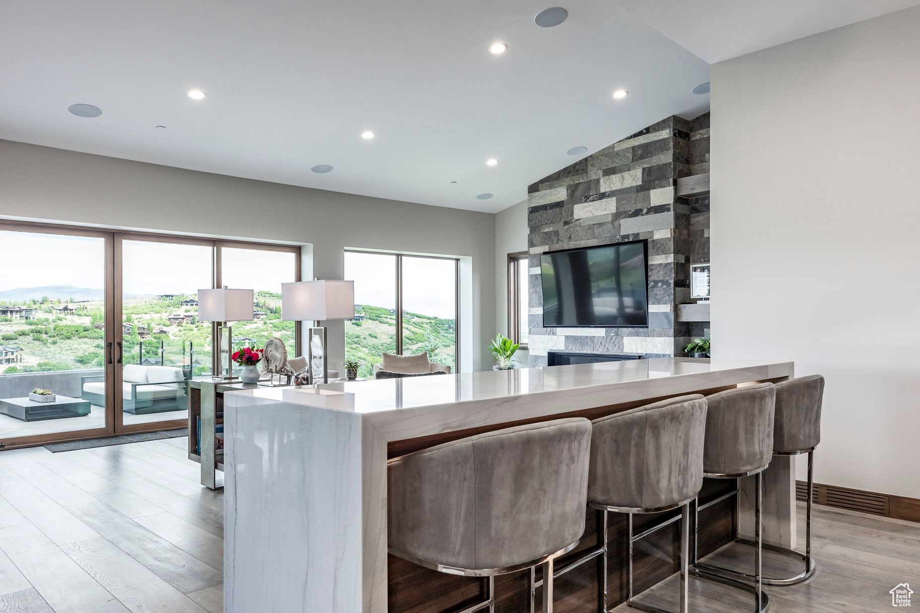 3699 E ASPEN PT