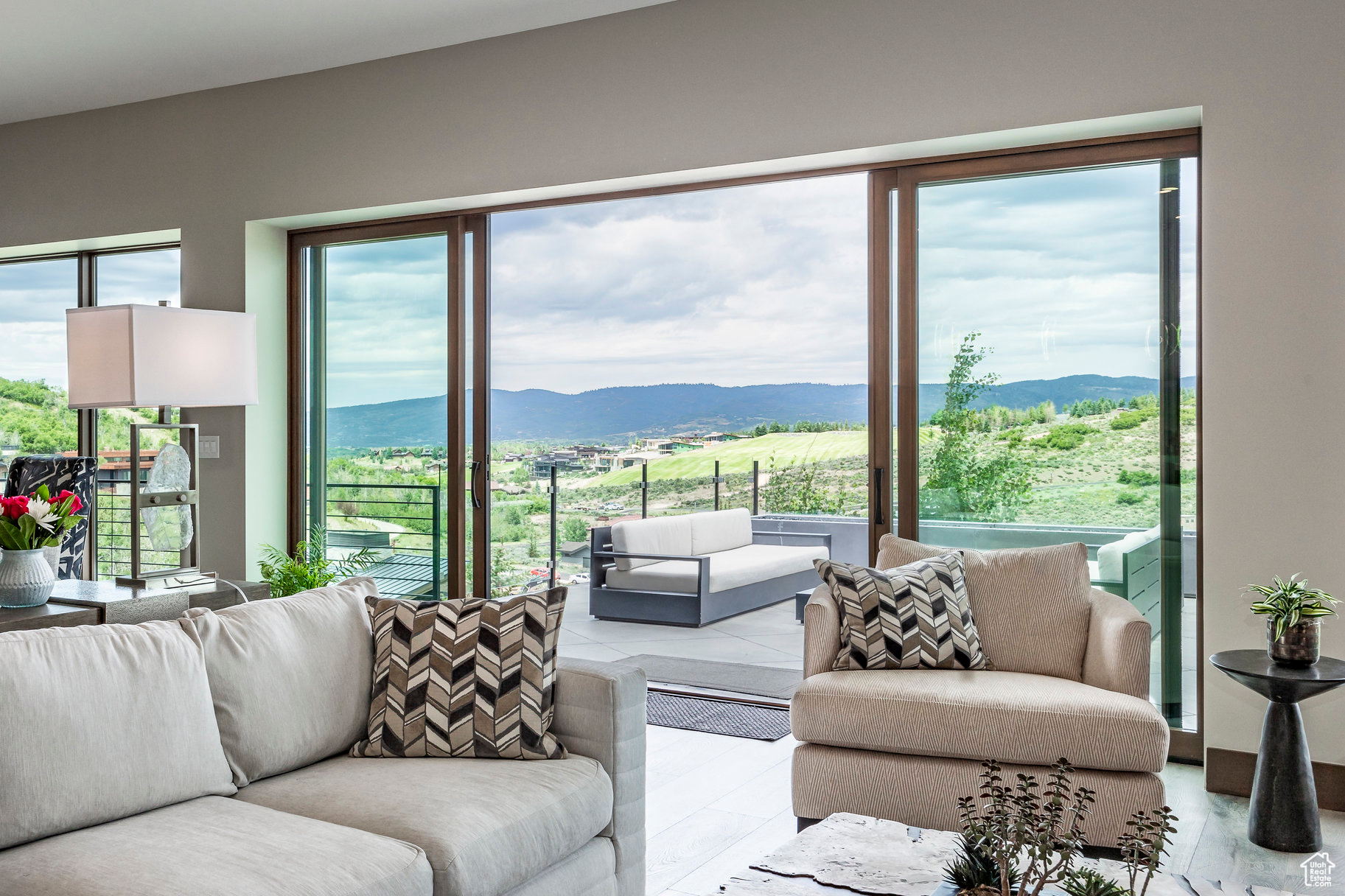 3699 E ASPEN PT