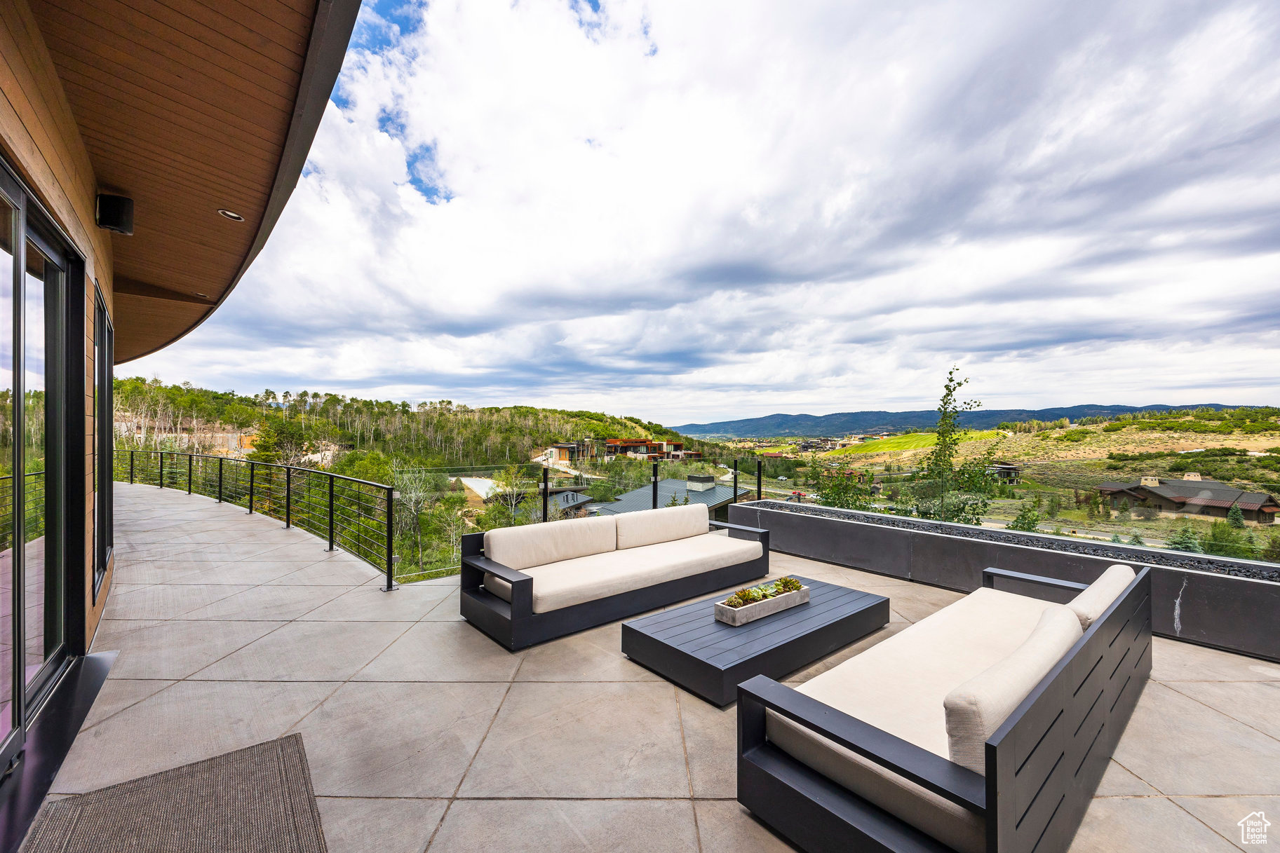 3699 E ASPEN PT