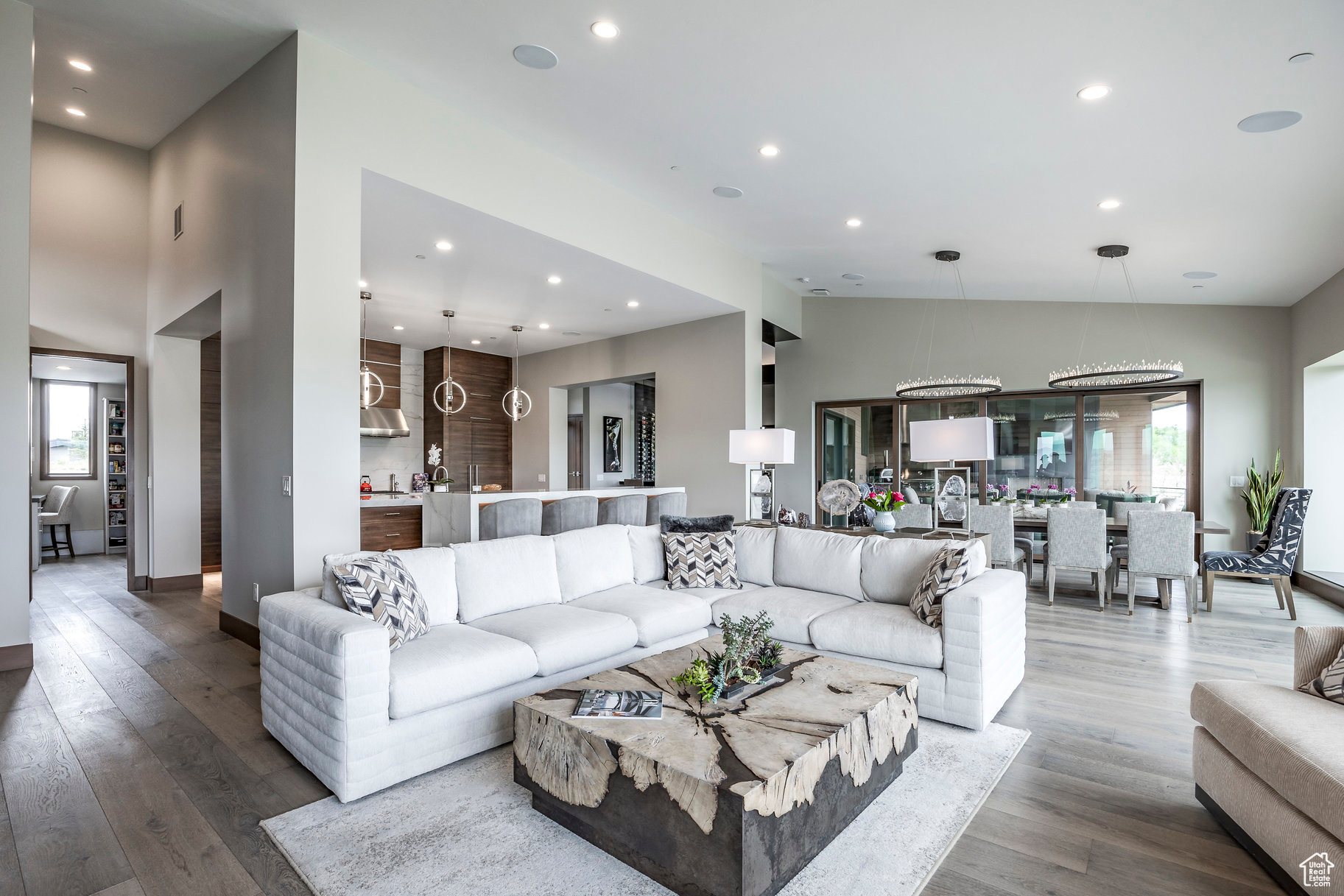 3699 E ASPEN PT