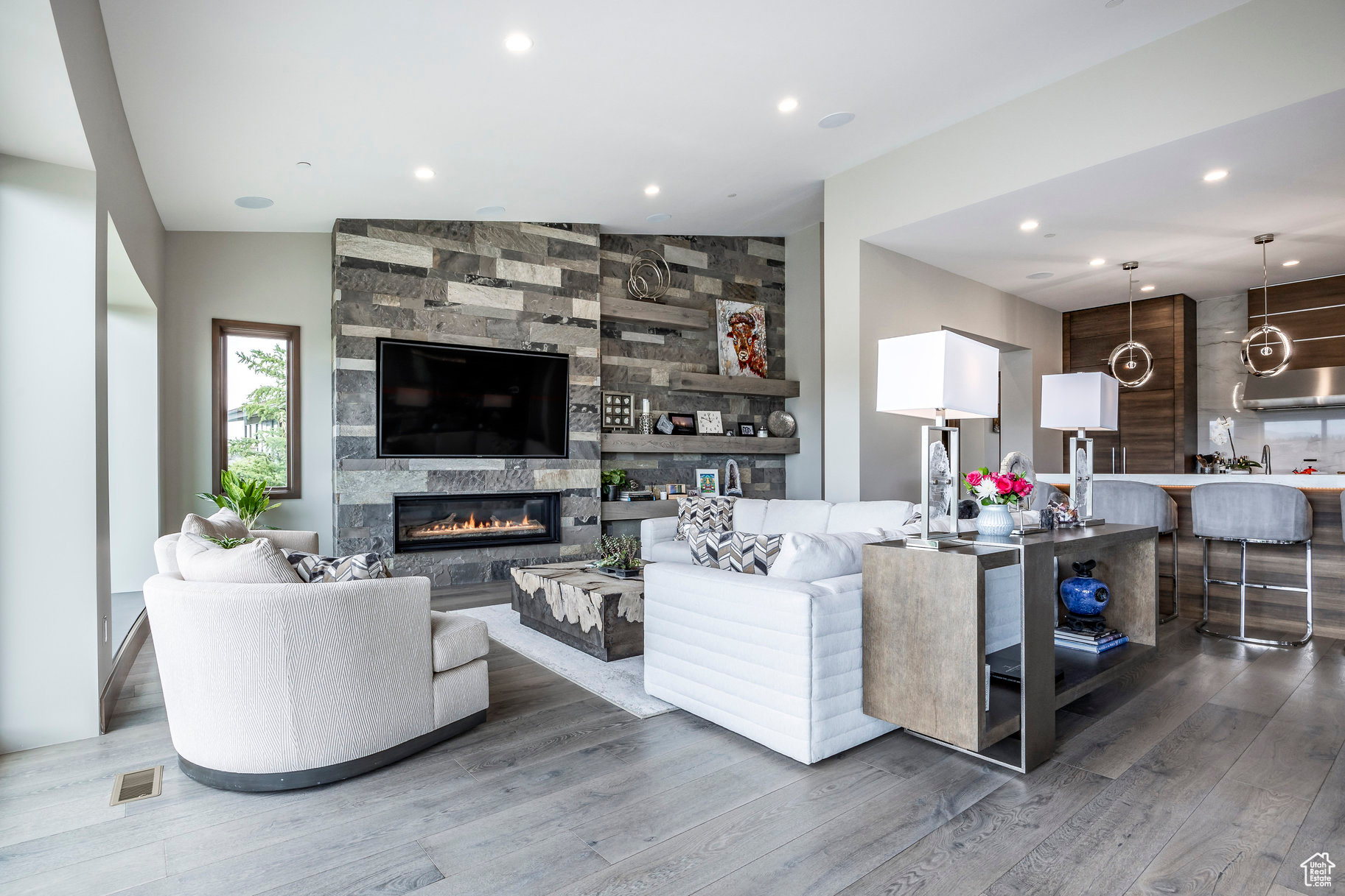 3699 E ASPEN PT