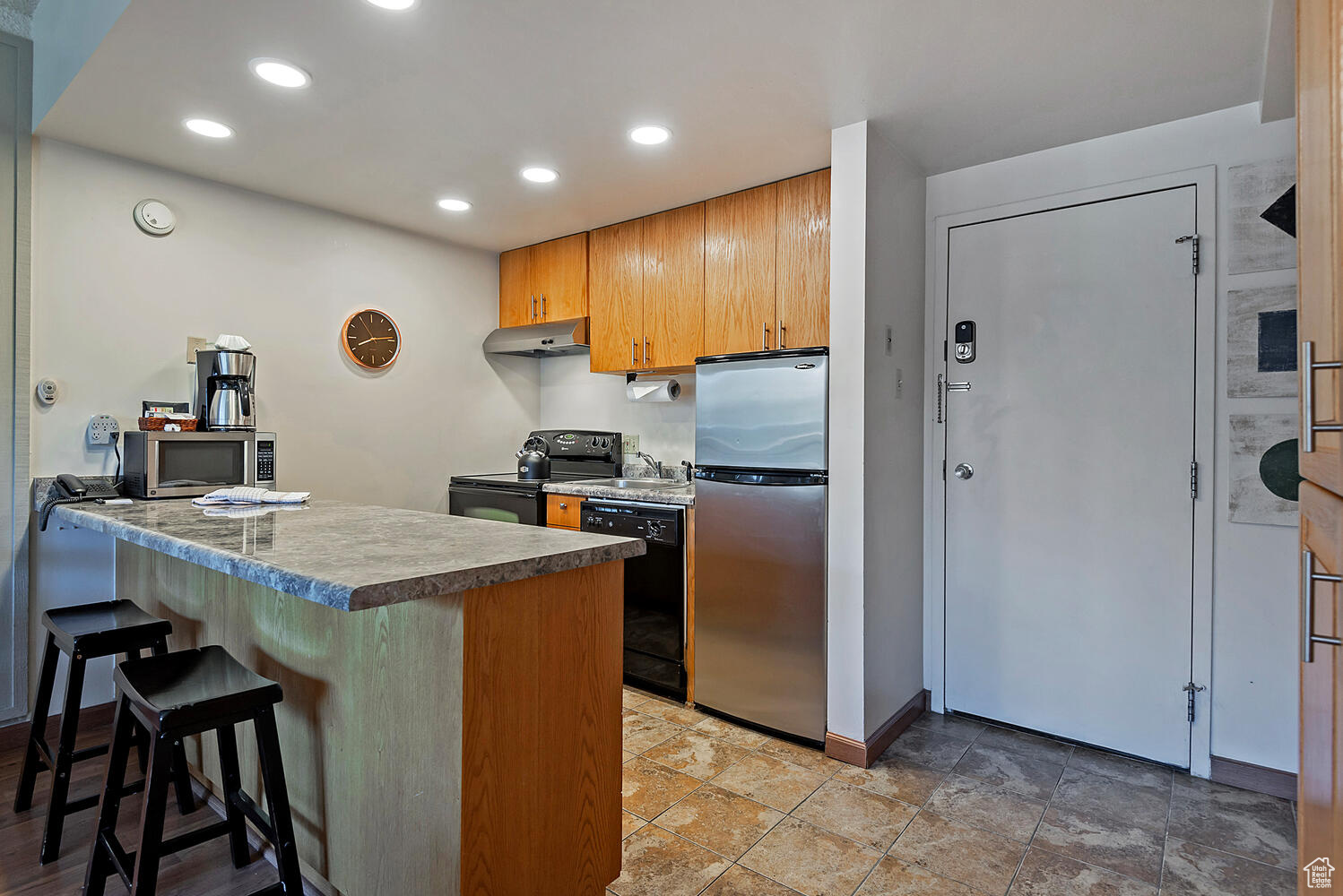 1482 EMPIRE AVE #115