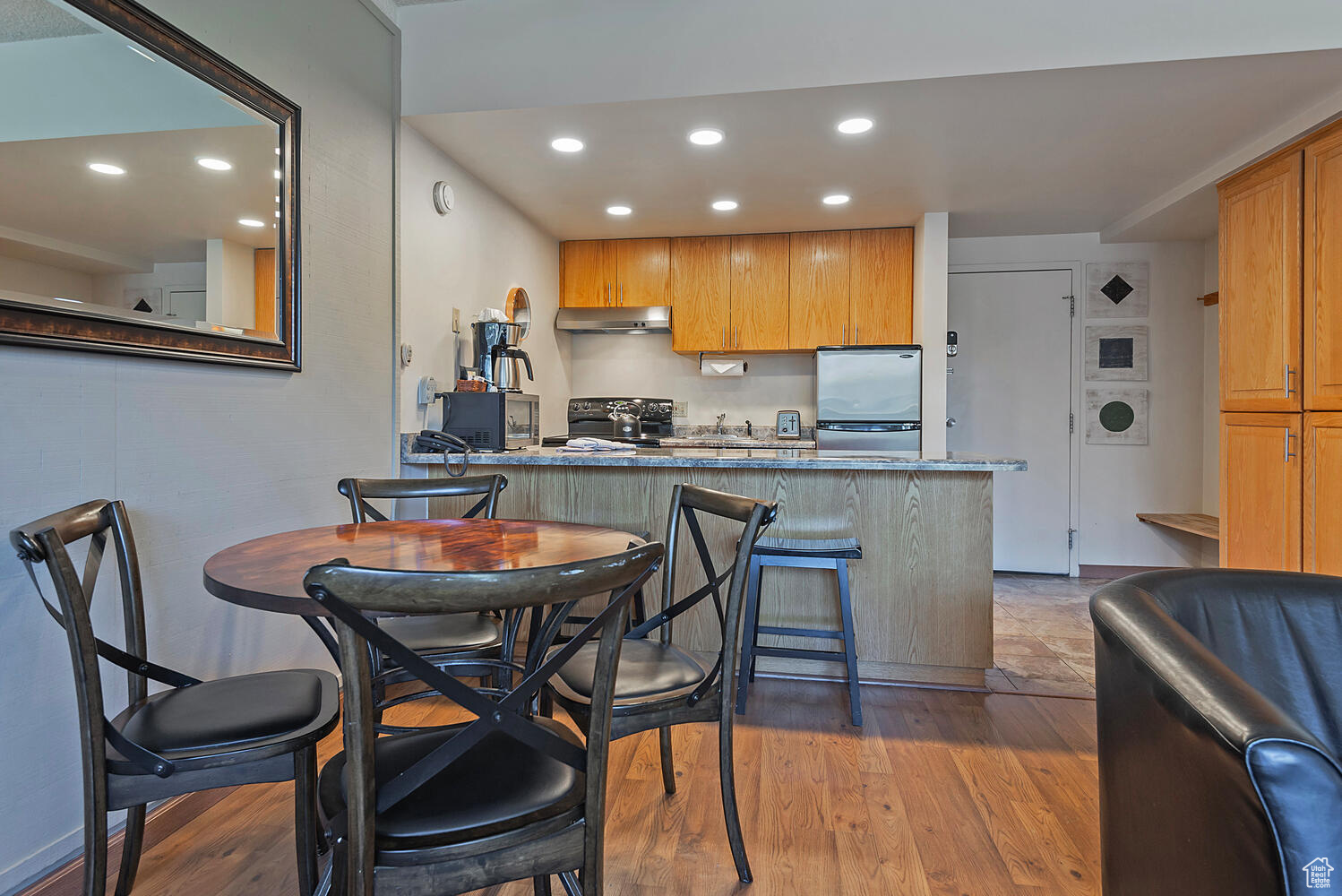 1482 EMPIRE AVE #115