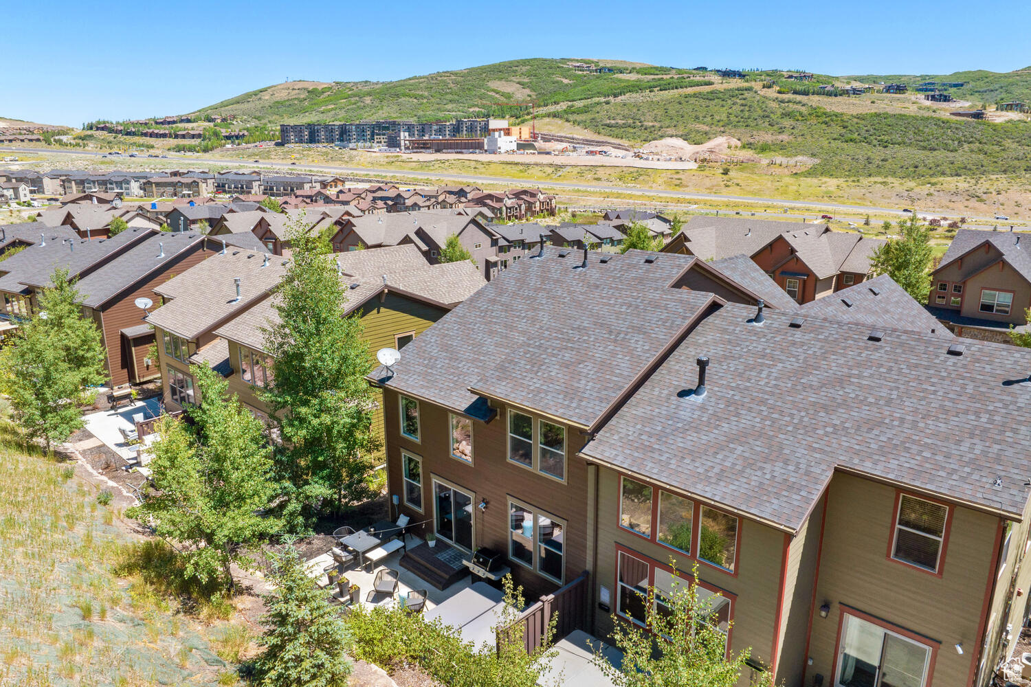 1043 W ABIGAIL DR