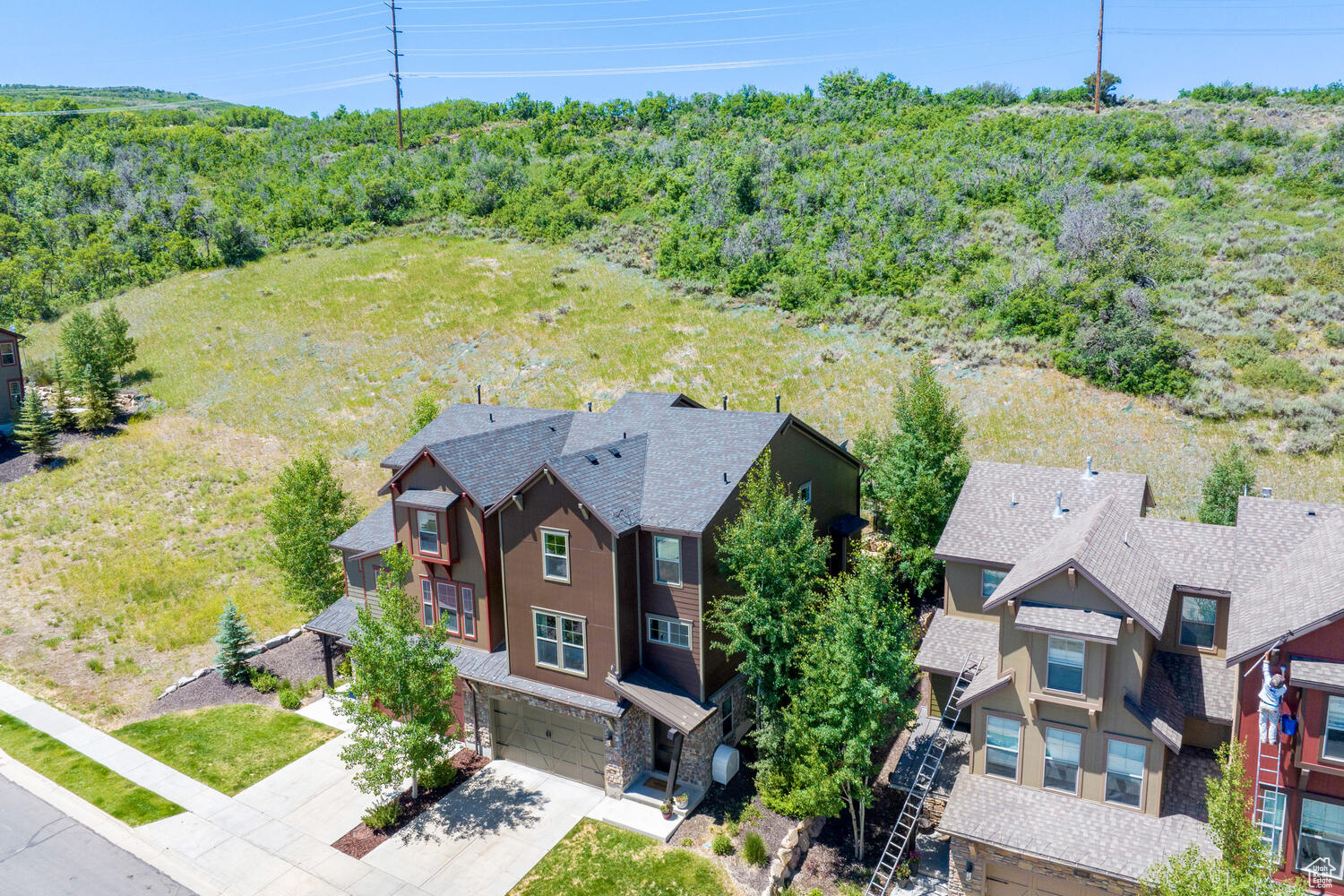 1043 W ABIGAIL DR