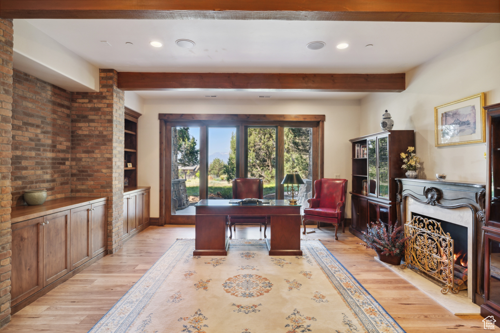 3101 E HORSE CIR