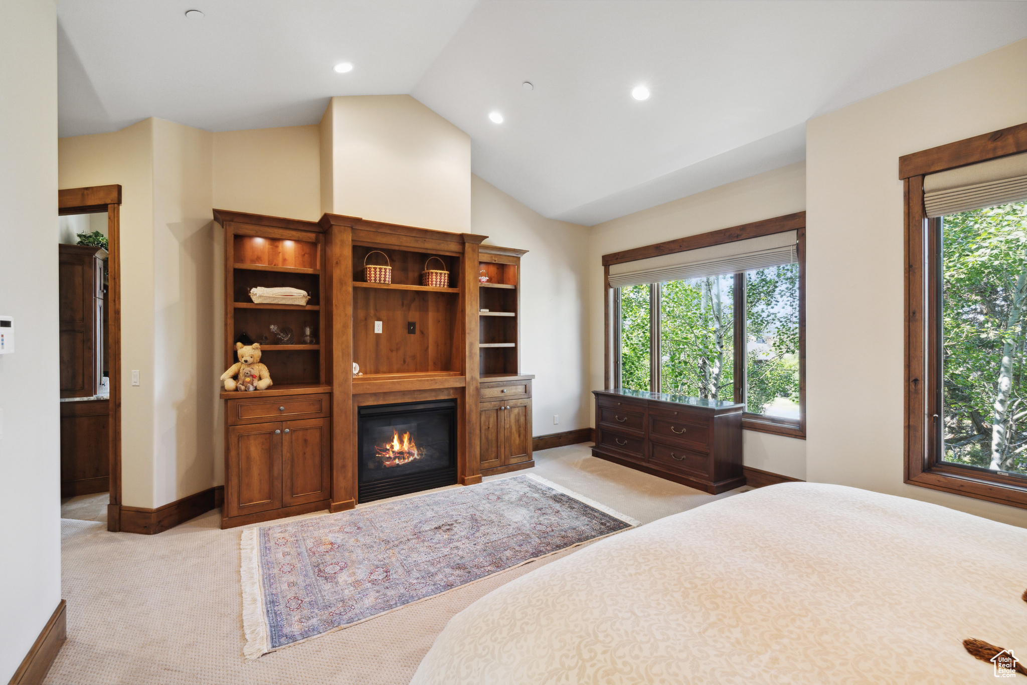 3101 E HORSE CIR