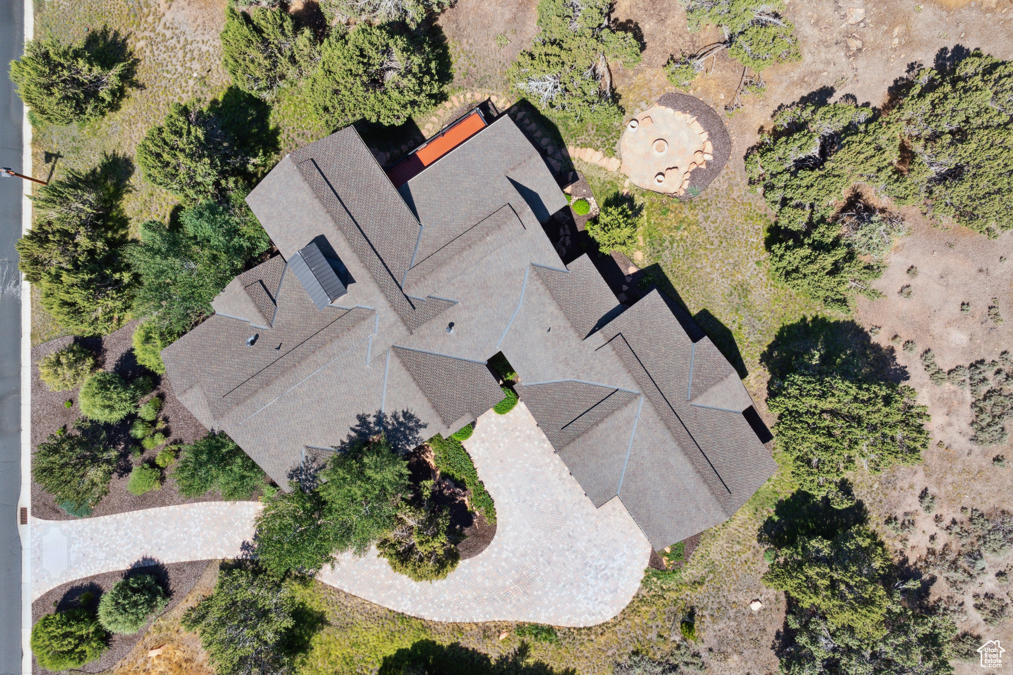 3101 E HORSE CIR
