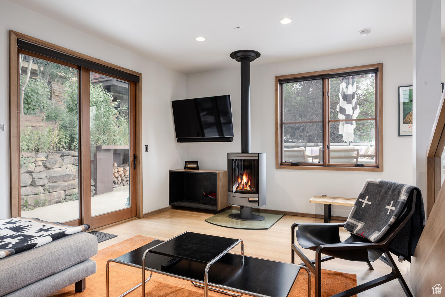 119 WOODSIDE AVE