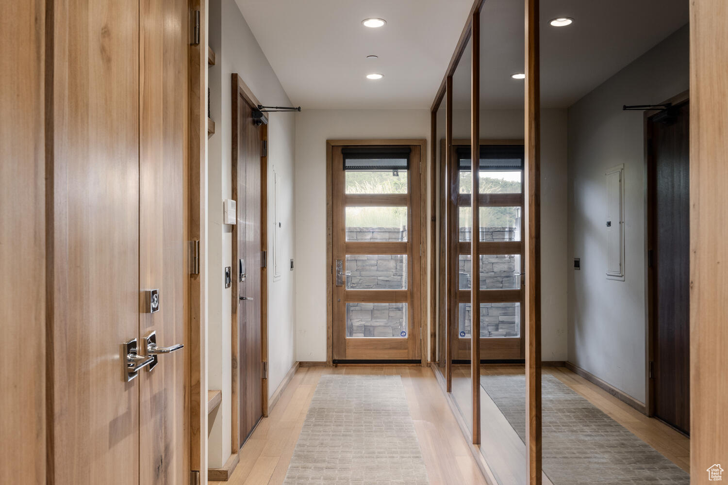 119 WOODSIDE AVE
