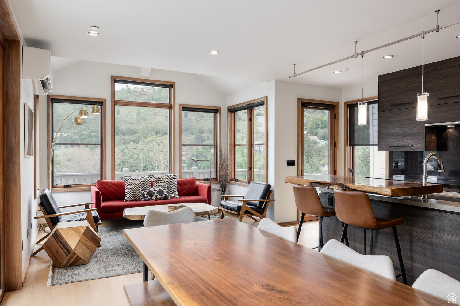 119 WOODSIDE AVE
