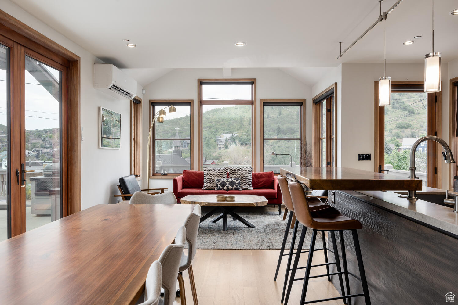 119 WOODSIDE AVE