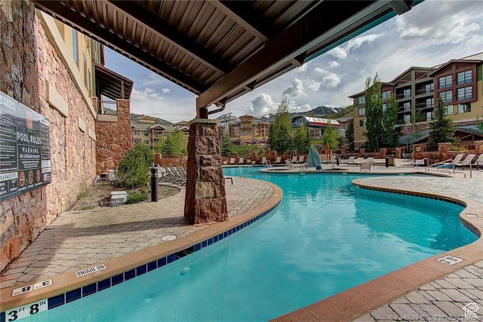 3855 GRAND SUMMIT DR #253 Q2