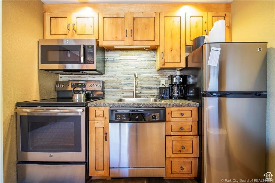 3855 GRAND SUMMIT DR #253 Q2