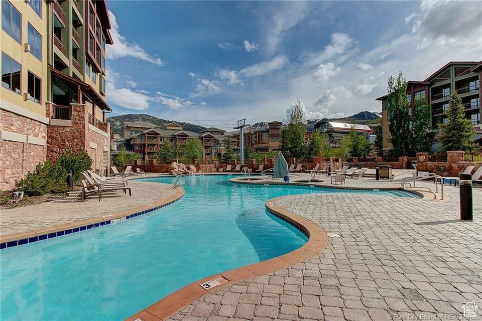 3855 GRAND SUMMIT DR #253 Q2
