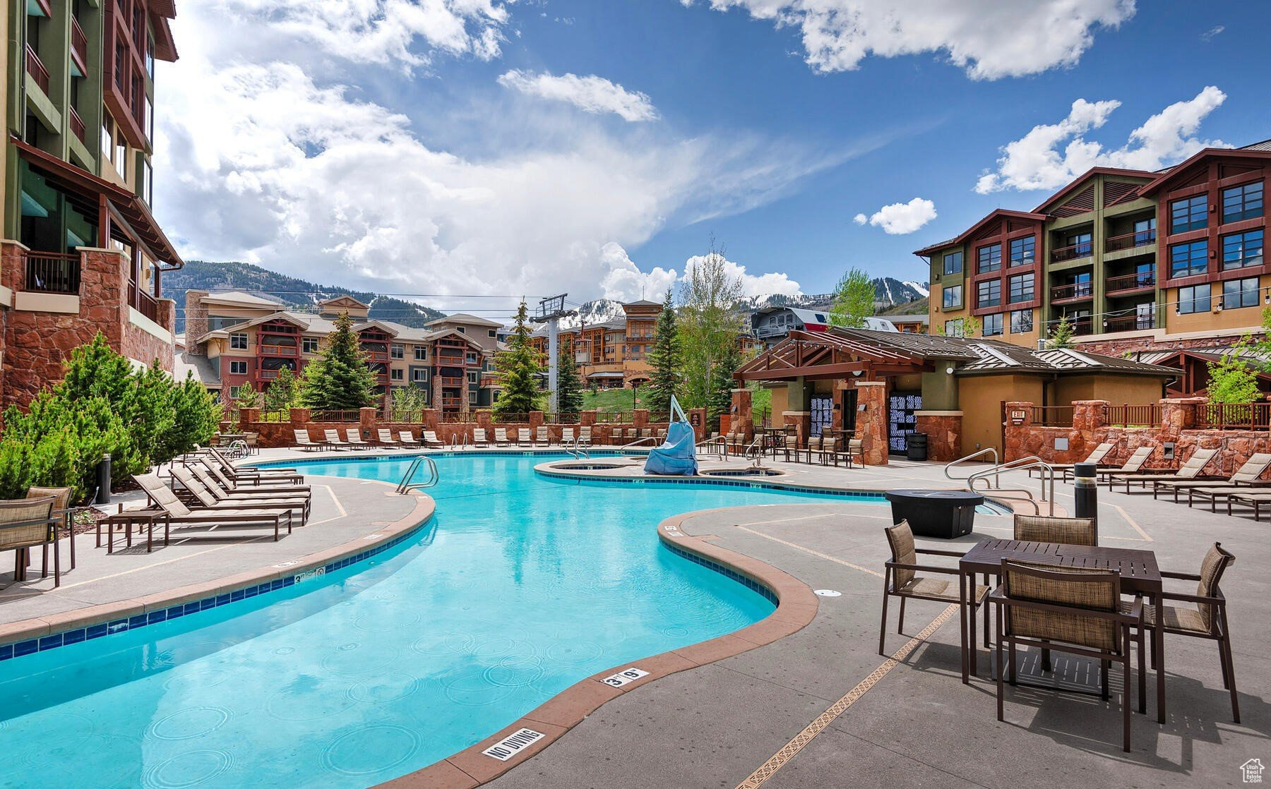 3855 GRAND SUMMIT DR #253 Q2