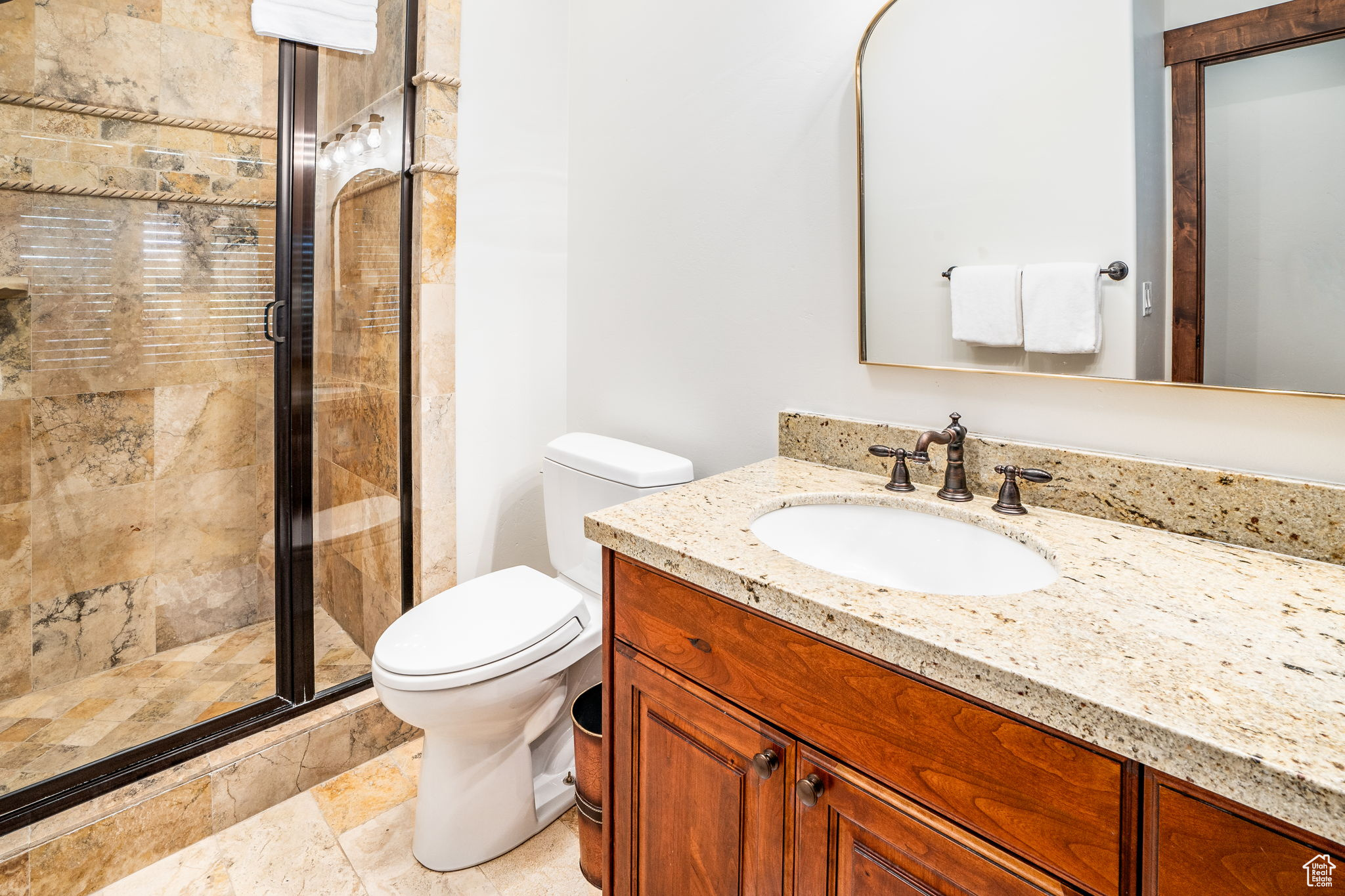2540 QUEEN ESTHER DR
