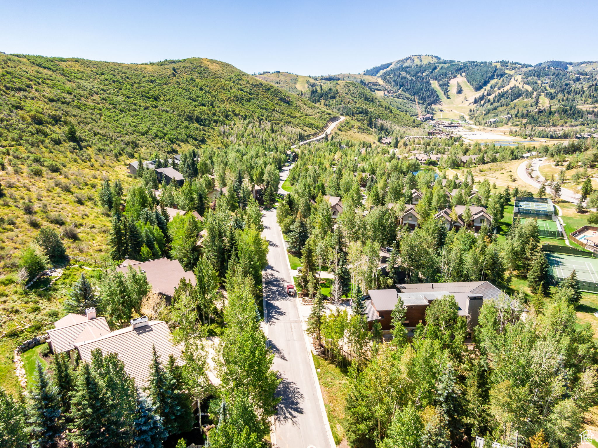 2540 QUEEN ESTHER DR
