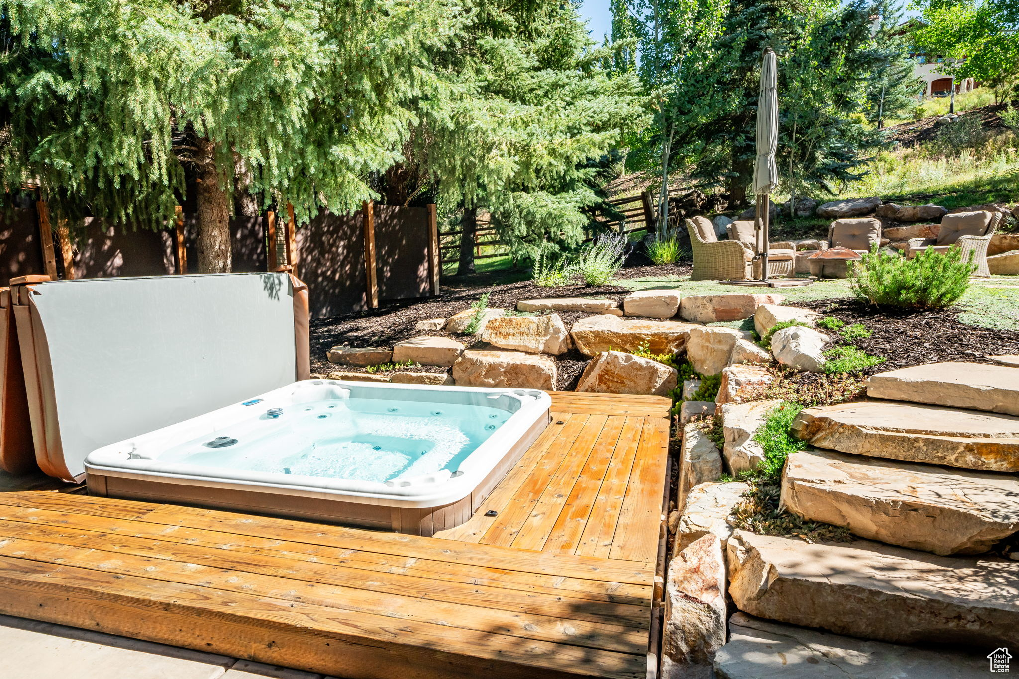 2540 QUEEN ESTHER DR