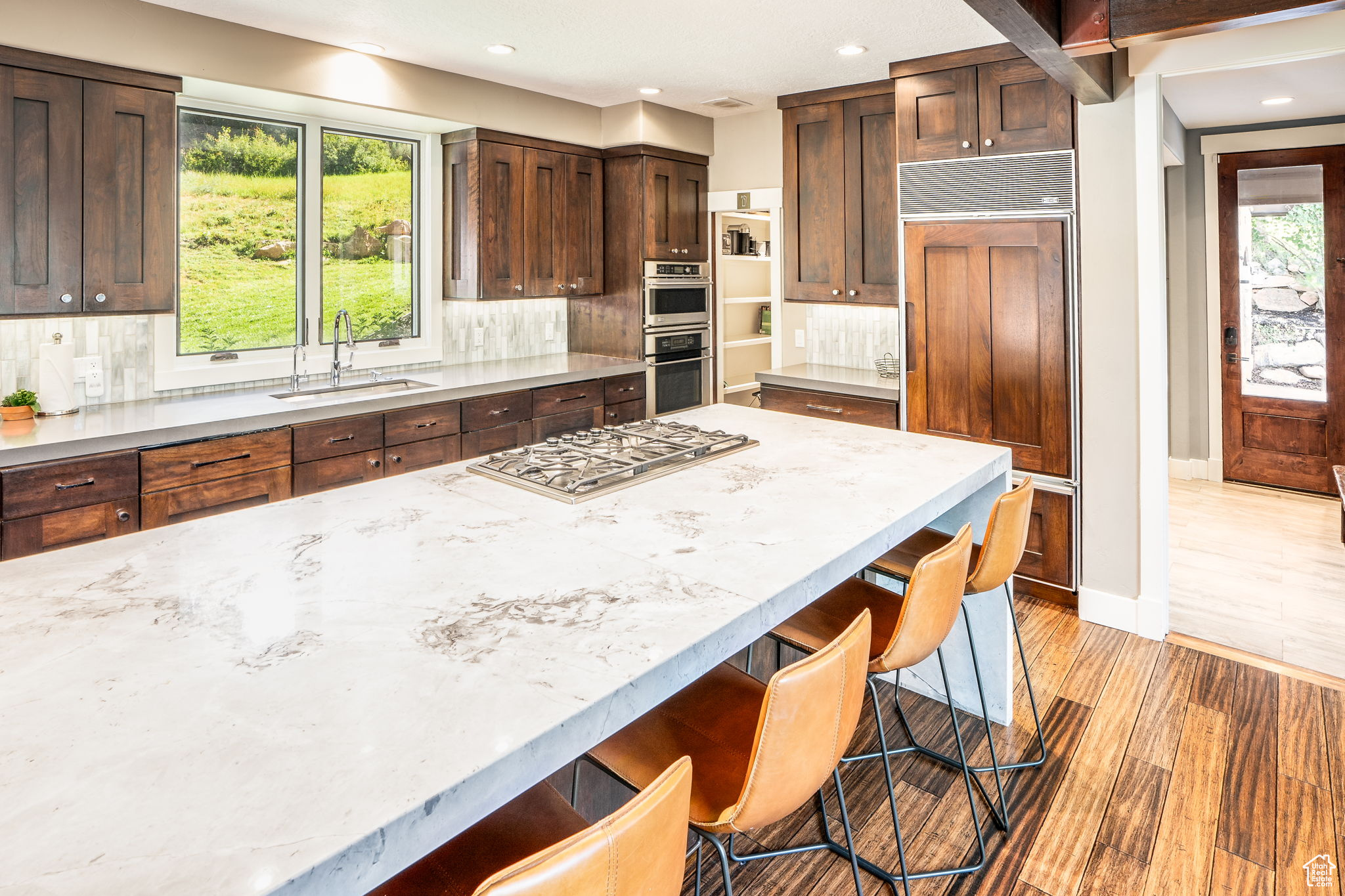 2540 QUEEN ESTHER DR