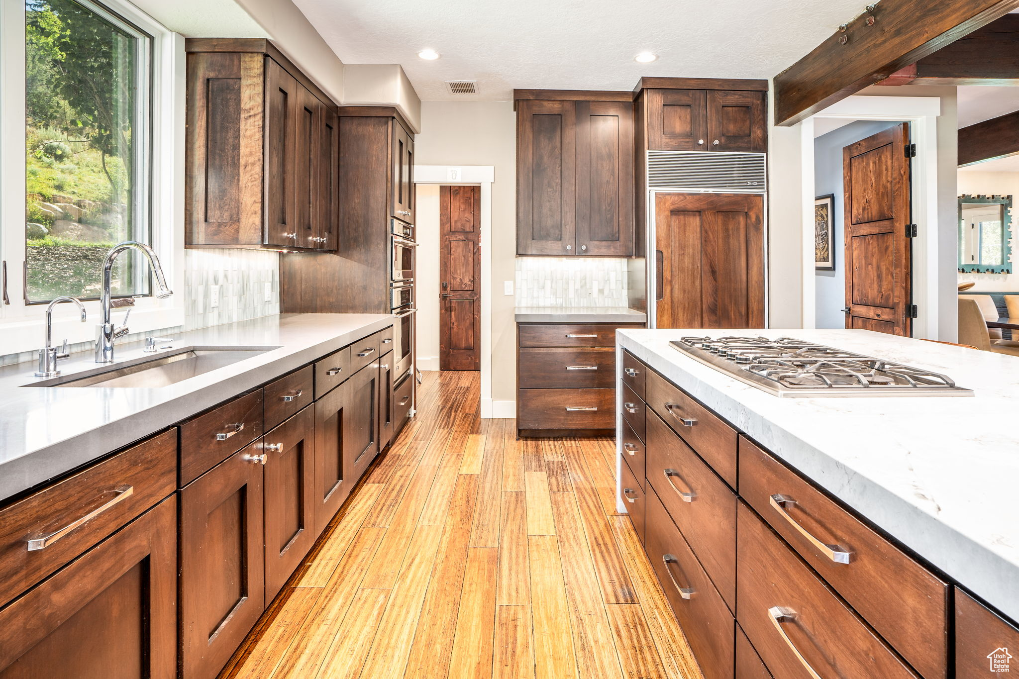 2540 QUEEN ESTHER DR