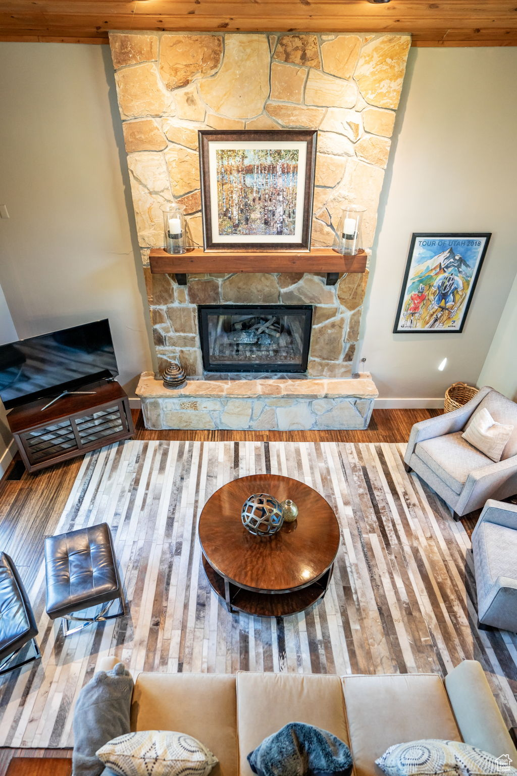 2540 QUEEN ESTHER DR