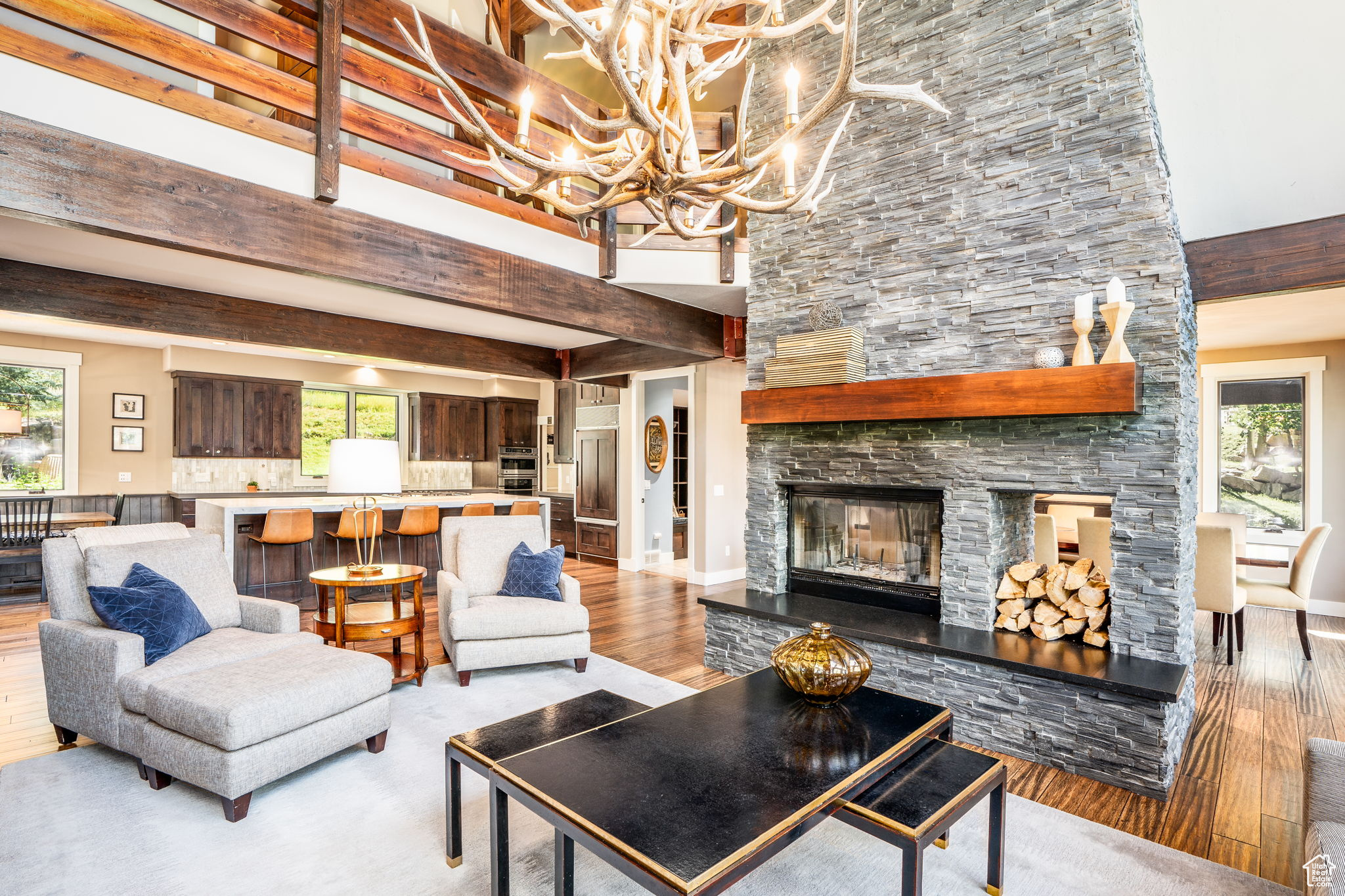 2540 QUEEN ESTHER DR