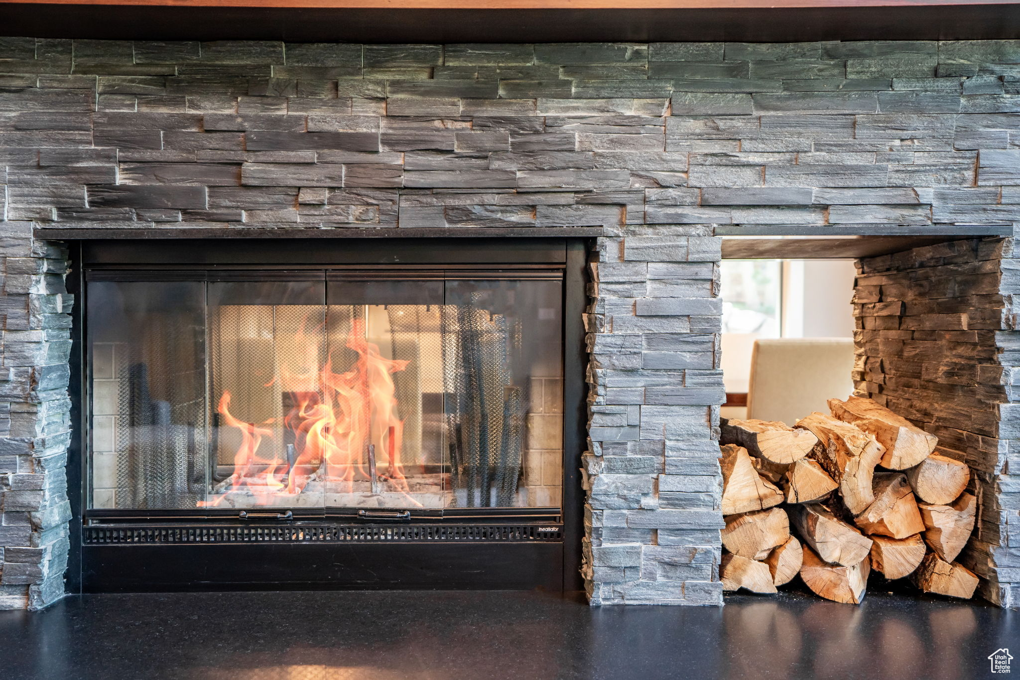 2540 QUEEN ESTHER DR