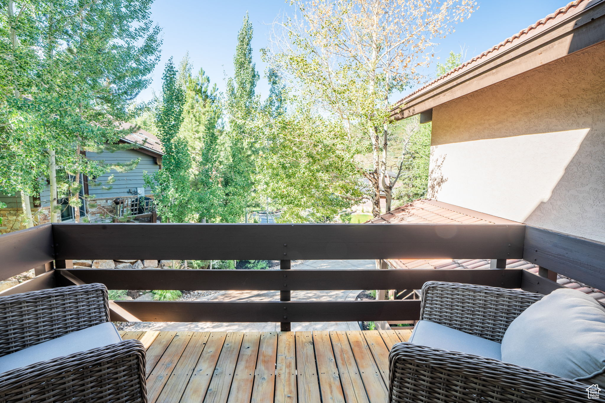 2540 QUEEN ESTHER DR