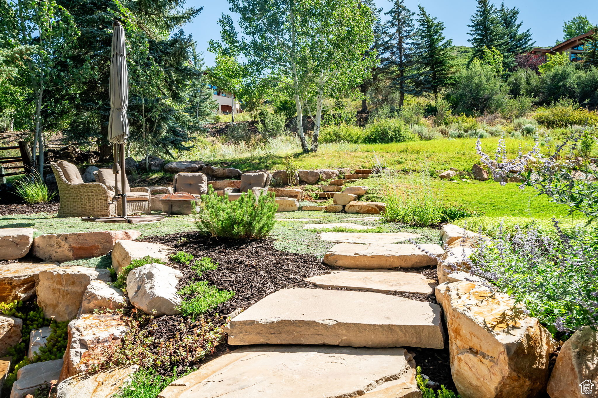 2540 QUEEN ESTHER DR